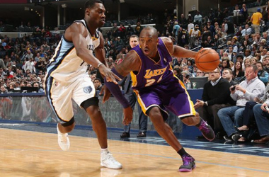 Injury Leaves Kobe Out for Six Weeks