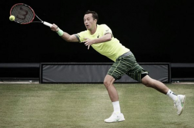 Kohlschreiber impone la tenacidad a los fogonazos de Janowicz