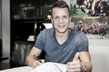 Konoplyanka es cedido al Schalke