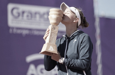 Krejcikova bate Cirstea em Strasbourg e conquista primeiro título de simples da carreira