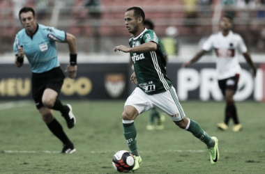 Mesmo com estreia de Guerra, Palmeiras vacila e perde em casa para Ituano