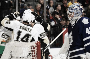 Penguins dominam os Maple Leafs e conseguem boa vitória fora de casa