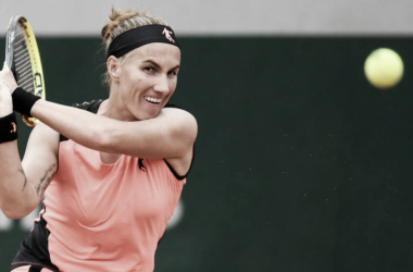 Kuznetsova sai em desvantagem, mas afasta zebra e vira contra Thandi em Guangzhou