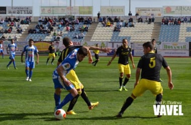 La Hoya Lorca 3-0 Cádiz CF: golpe del líder en la mesa