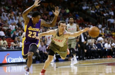 Chris Bosh, Miami Heat Dump Kobe-Less Los Angeles Lakers