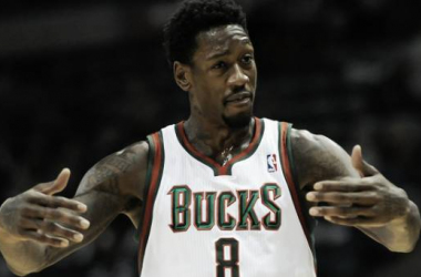 Larry Sanders renueva con los Bucks