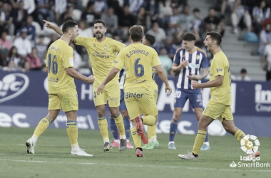 Florin Andone, Álex Suárez, Eric Curbelo y Enzo Loiodice celebran el gol de la UD a la Ponferradina | Fotografía: LaLiga