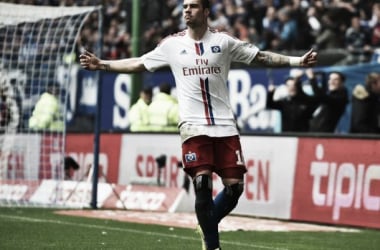 Hamburger SV 3-2 FC Augsburg: Lasogga leads HSV to crucial three points