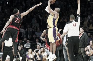 Kobe Bryant regresa contra los Raptors