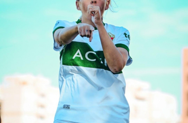Laura Bastida celebra uno de sus goles contra el Levante B / Fuente: Elche Fem