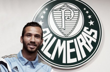 Palmeiras assina por cinco anos com Leandro, destaque da Chapecoense