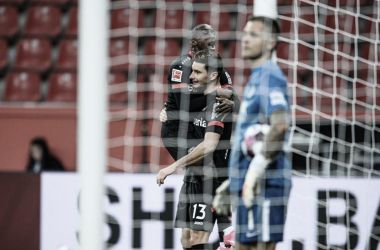 Bayer&nbsp;Leverkusen vence Augsburg e mantém invencibilidade na Bundesliga