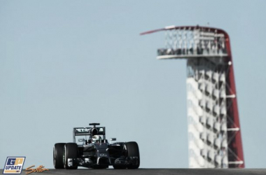 Lewis Hamilton golpea primero en Austin