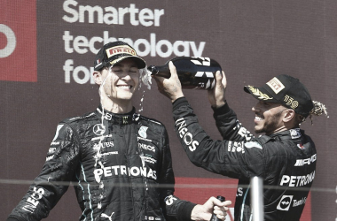 Russell y Hamilton en el podio | @MercedesAMGF1 (Twitter)