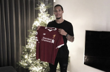 Liverpool confirma rumores e anuncia contratação do zagueiro holandês Van Dijk