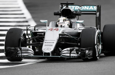 British Grand Prix: Hamilton on top as Rosberg suffers water leak