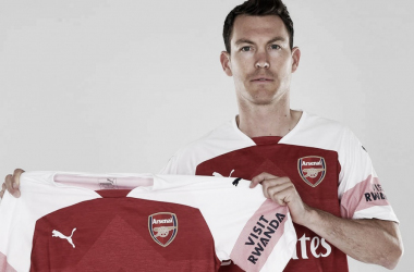 Lichtsteiner aportará experiencia al Arsenal