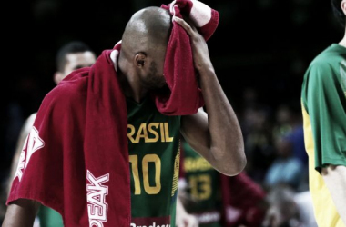 Brasil joga mal, perde para Sérvia e está eliminado da Copa do Mundo de basquete