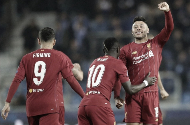Liverpool goleia Genk, mas permanece em segundo no Grupo E da Champions League