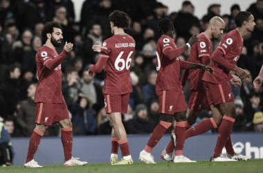 Com dois de Salah, Liverpool goleia Everton pela Premier
League