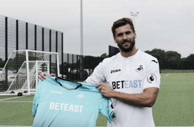 Swansea City complete Fernando Llorente signing