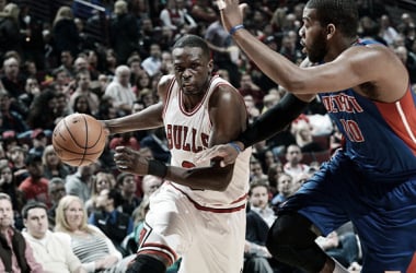 Loul Deng conduce a Chicago a una victoria ajustada