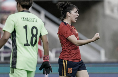 España debuta con victoria