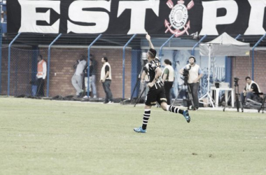 Corinthians conta com tarde inspirada de Luciano para superar Avaí e se mantém na liderança