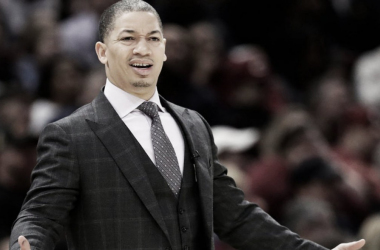 Tyronn Lue abandona temporalmente la disciplina de los Cavaliers