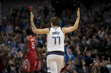Mavericks Defeat Rockets as Dallas Continues with Historically Great Offense