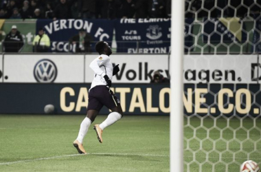 VfL Wolfsburg 0-2 Everton: Martinez&#039;s men qualify after Wolves waste numerous chances