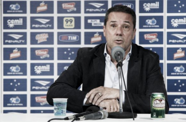 Luxemburgo critica vaias após empate com Inter: "Ou entendem e sofrem conosco, ou será pior"