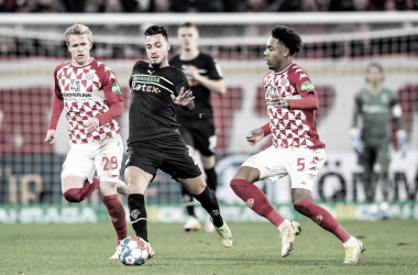 Mainz domina as ações, mas empata em casa com Borussia Monchengladbach