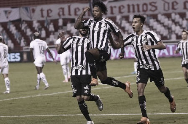 Santos recebe LDU com a missão de carimbar passagem na Libertadores