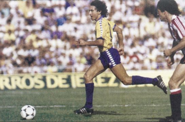 Sonetos del fútbol: Mágico González