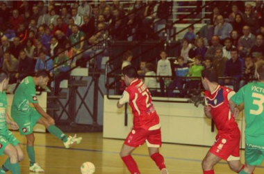 Rafa Usín da la victoria a Magna Navarra frente a Santiago Futsal en los últimos minutos