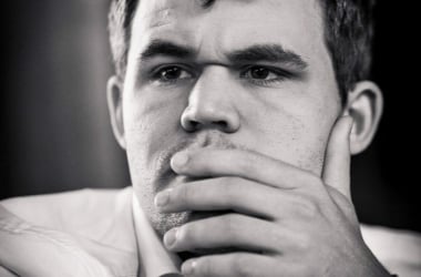 Carlsen, líder para el último día