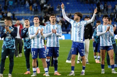 Jugadores del Málaga tras su última victoria | La Opinión de Málaga