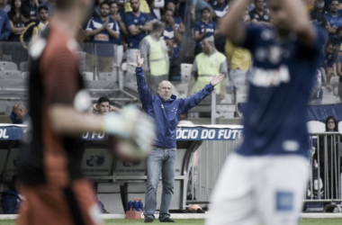 Em tarde de pintura de Arrascaeta, Mano elogia Cruzeiro e brinca com golaço: "Poderia ser feinho"