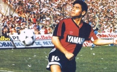 Diego Maradona en su paso por la Lepra