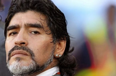 Maradona: &quot;Blatter se lleva cuatro mil millones de dólares sin hacer nada&quot;