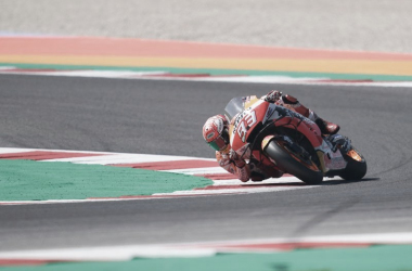 

Marc Márquez vence en el Gran Premio de San Marino, tras la lección de rookie de Quartararo