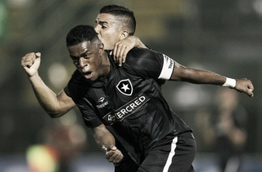 Após se destacar na base e no profissional, Marcelo renova com Botafogo: "Quero fazer história"