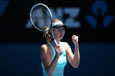 Sharapova vence batalha e Azarenka vence em sets diretos pelo Australian Open