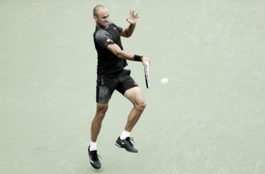 Copil aprovecha la falta de ritmo de Cilic