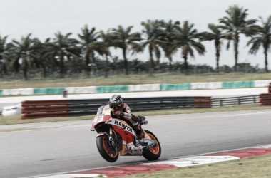 Honda da la estocada el último día de tests con Márquez al frente