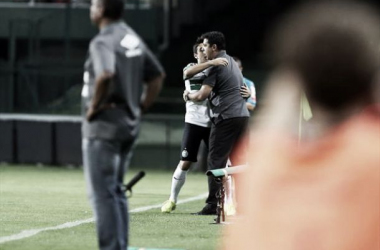 Marquinhos Santos elogia grande apresentação do Coritiba na vitória contra a Chapecoense