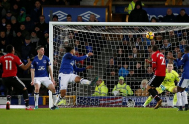 Premier League - Il Manchester United si rialza: Martial e Lingard mandano al tappeto l'Everton