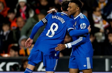 Valverde y Mbappé celebran el gol del delantero francés.&nbsp;