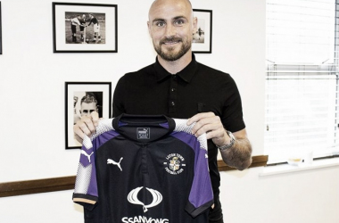 El Luton Town se refuerza con Alan McCormack, que llega procedente del Brentford